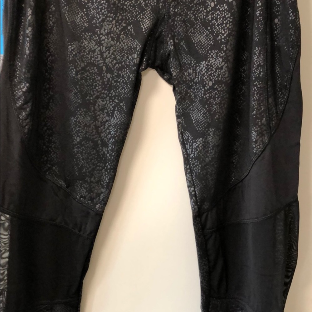 2 for $25🔥Therapy Leopard/Mesh Leggings 2X $ALE🔥 - Picture 7 of 7